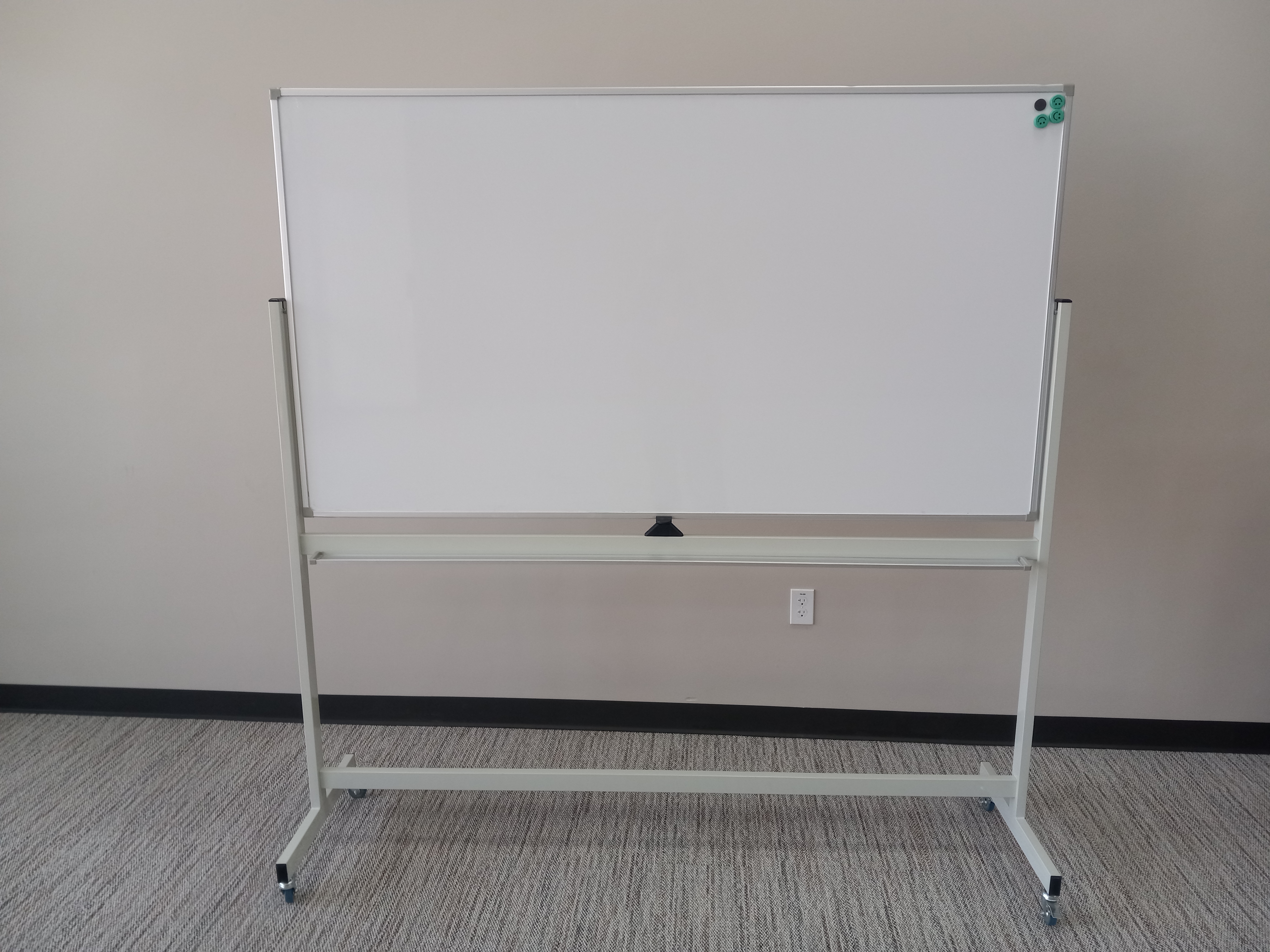 Mobile Magnetic Whiteboard